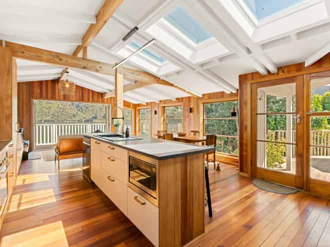  The Pines, Endeavour Inlet