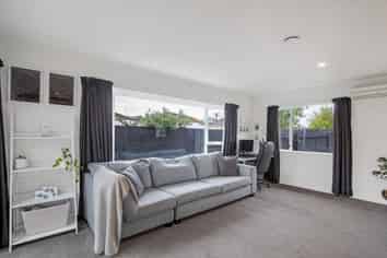 2/31 Barrie Street, Addington