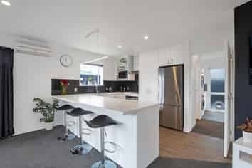 2/31 Barrie Street, Addington