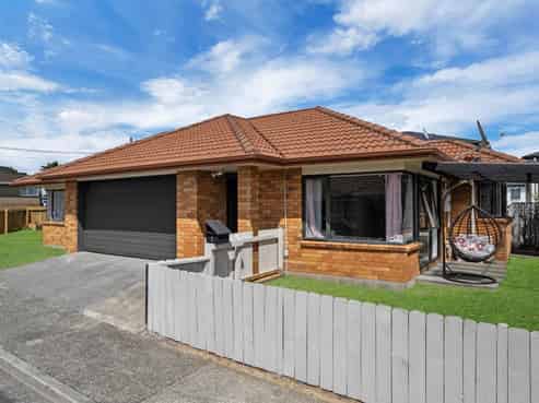 2 Pantera Way, Hillpark