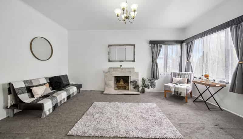 2/17 Cleek Road, Mangere East