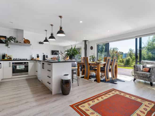 9D Moreton Road, Carterton