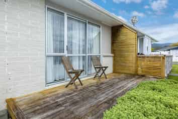 9b Haylock Grove, Totara Park