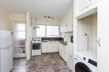 9b Haylock Grove, Totara Park