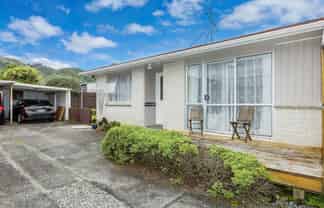 9b Haylock Grove, Totara Park