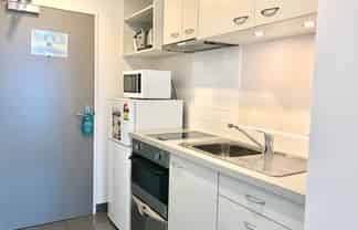 1004/17 Amersham Way, Manukau