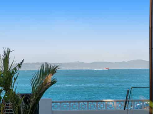 18b The Esplanade, Eastern Beach