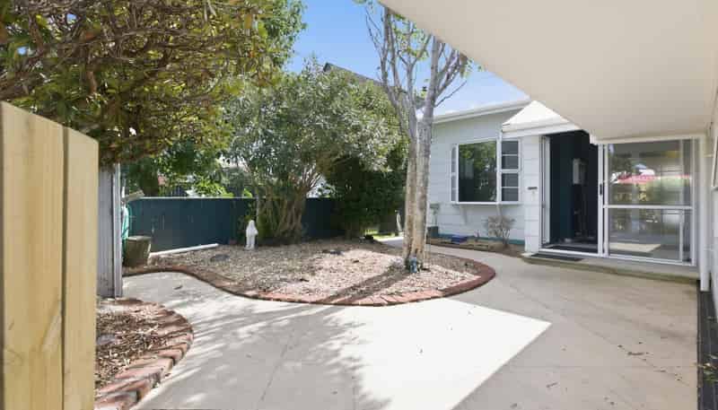 60 Tukapa Street, Westown