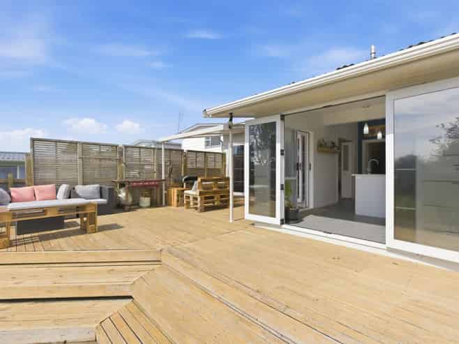 60 Tukapa Street, Westown