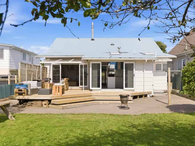 60 Tukapa Street, Westown