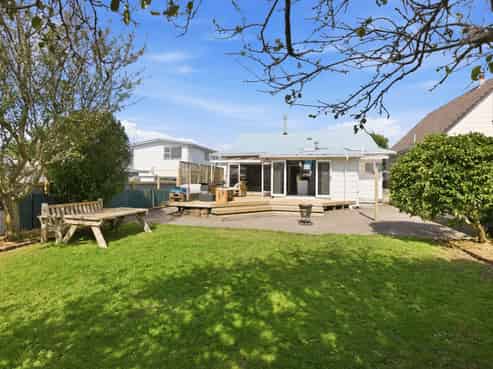 60 Tukapa Street, Westown