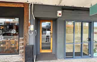 PRIME TAKAPUNA OFFICE – 86M² WITH PARKING
