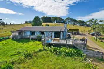 136 Chamberlain Road, Massey