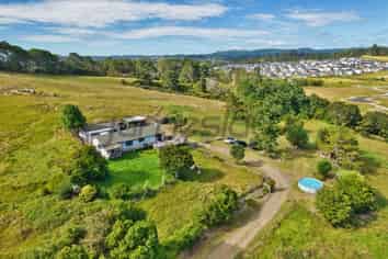 136 Chamberlain Road, Massey