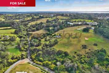 136 Chamberlain Road, Massey