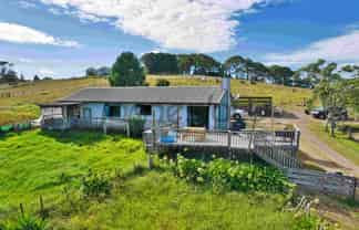 136 Chamberlain Road, Massey