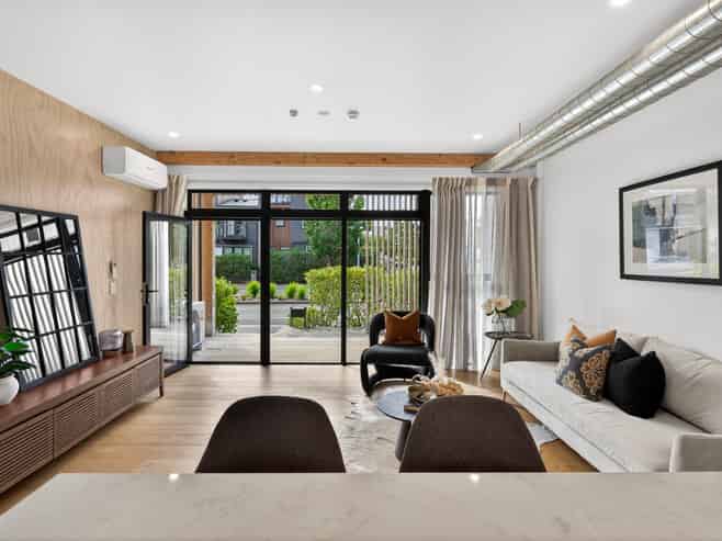 4/165 Hobsonville Point Road, Hobsonville