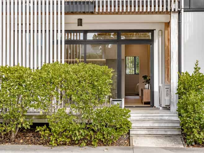 4/165 Hobsonville Point Road, Hobsonville