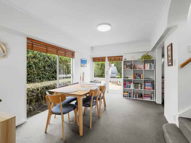 15A St Winifreds Place, Bryndwr