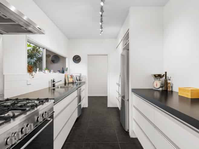 15A St Winifreds Place, Bryndwr