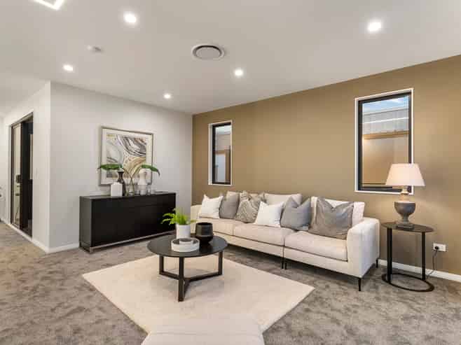 8 Kumukumu Road, Long Bay