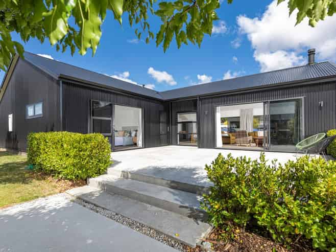 15 Alice Burn Drive, Luggate