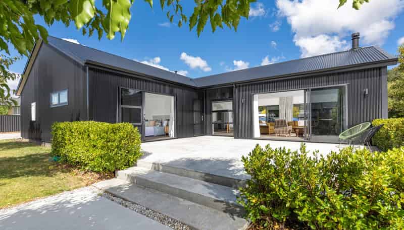 15 Alice Burn Drive, Luggate