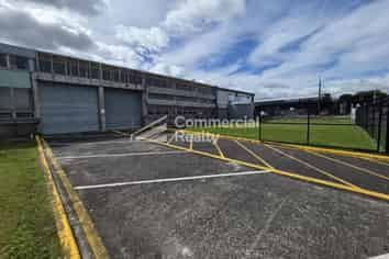 Pure Warehouse With Yard