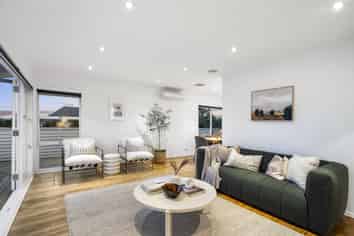 11 Woodside Avenue, Northcote