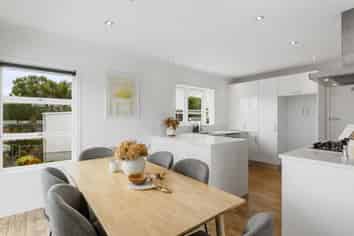 11 Woodside Avenue, Northcote