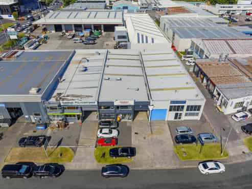 Passive industrial – prime road frontage