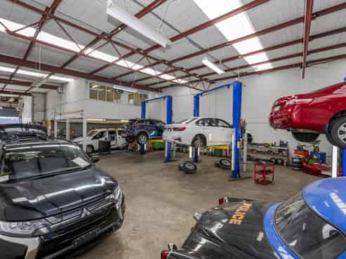 Passive industrial – prime road frontage