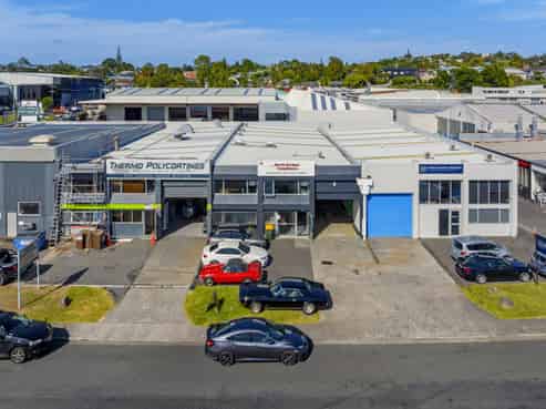 Passive industrial – prime road frontage