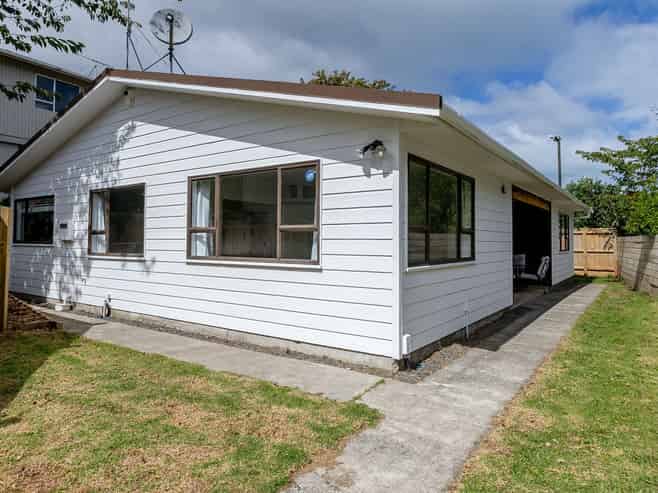 27A Tui Road, Raumati Beach