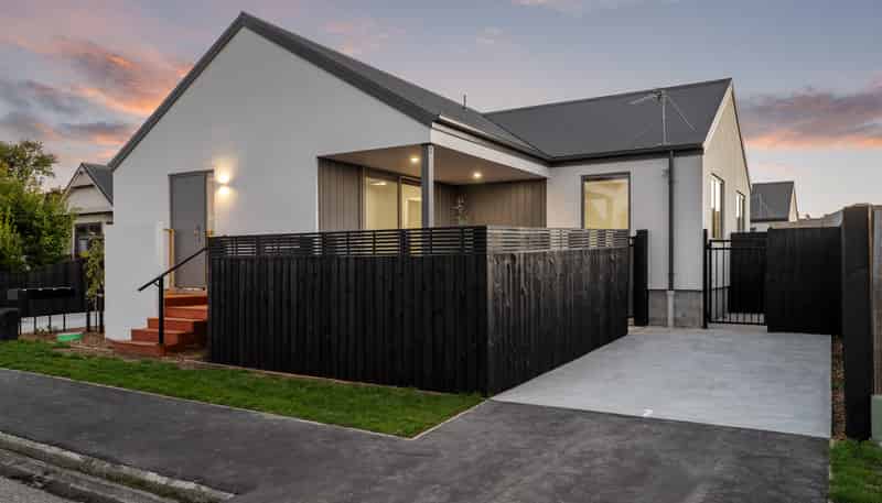 1 & 4/62 Wyon Street, Linwood