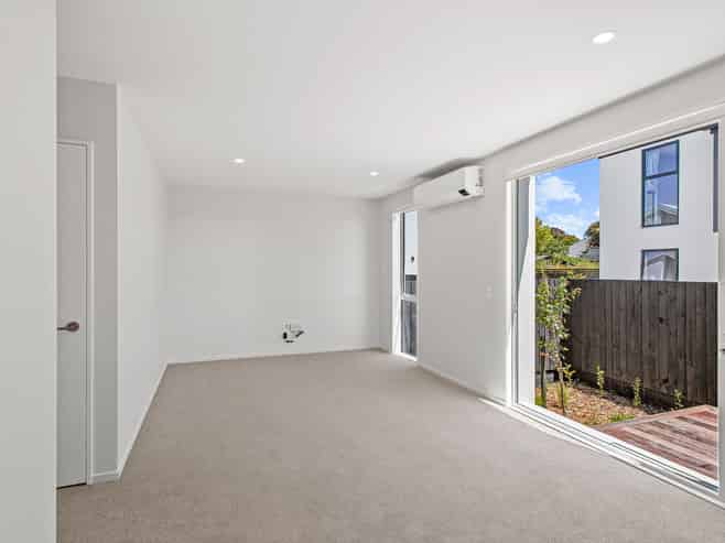1/36 Wyon Street, Linwood