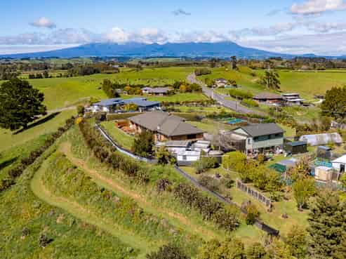 347 Henwood Road, Hillsborough