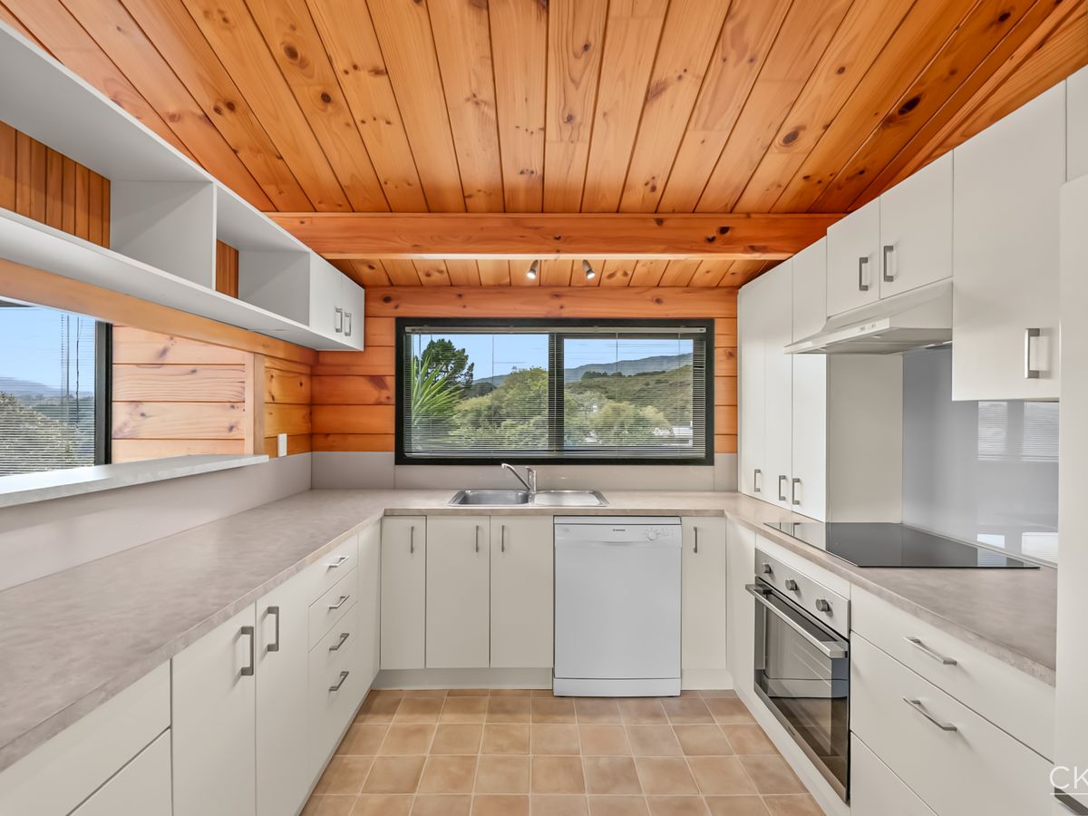 19 Seymour Grove, Kingsley Heights, Upper Hutt City, Wellington - Photo 2