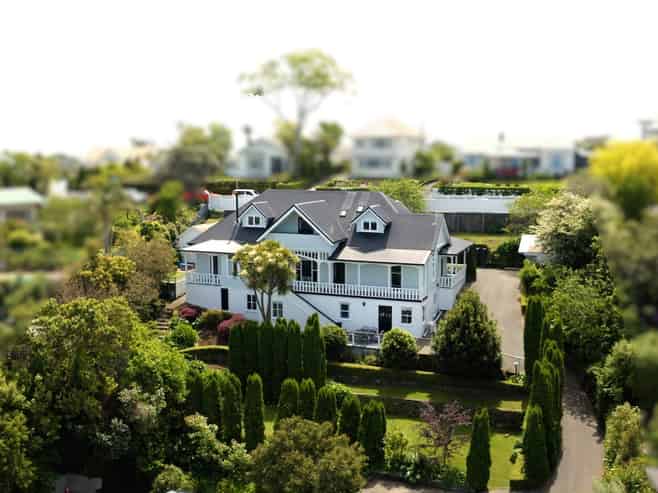 10 Cobden Road, Bluff Hill