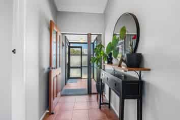 32A Glen Almond Street, New Plymouth Central