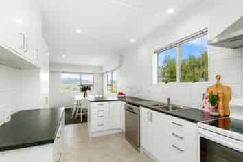 17 Gainsborough Grove, Belmont