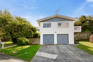 17 Gainsborough Grove, Belmont