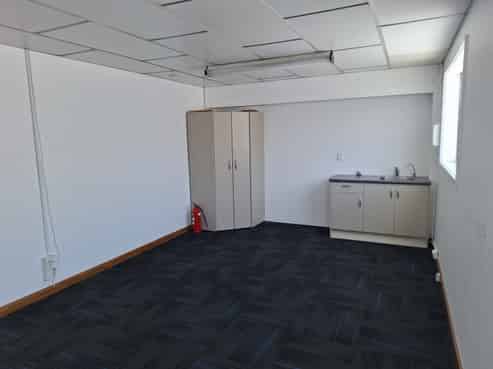 Offices for lease in New Plymouth with carparks