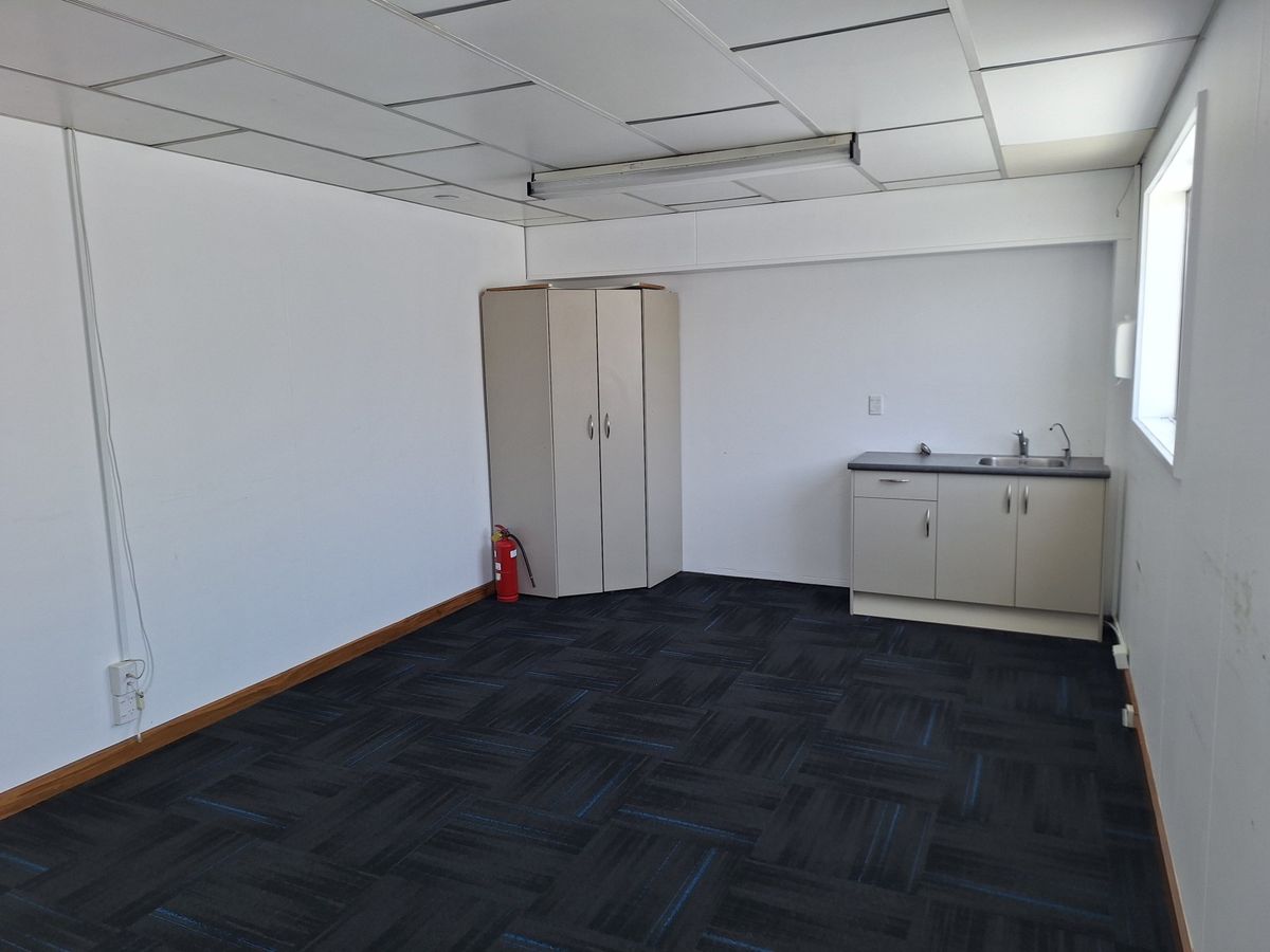 Offices for lease in New Plymouth with carparks - Vista 5