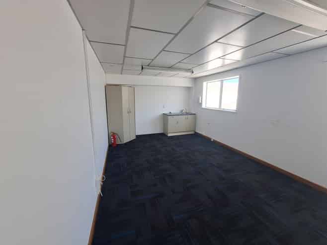 Offices for lease in New Plymouth with carparks