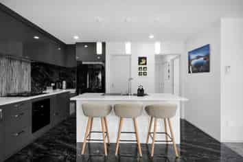 3 Frederick Place, Whalers Gate