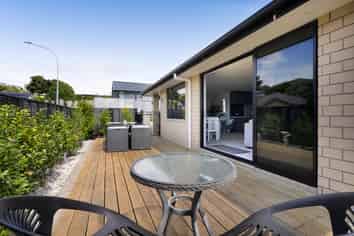 3 Frederick Place, Whalers Gate
