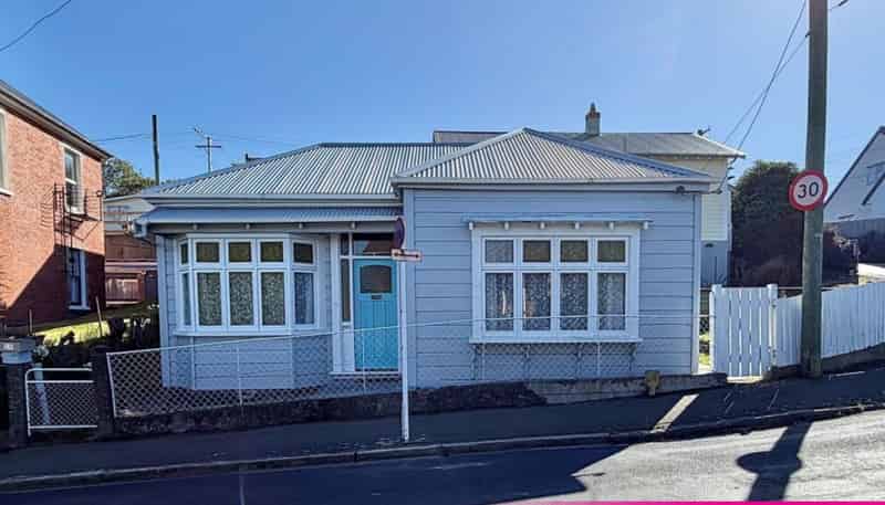 17  Haig Street, Mornington