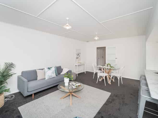 318 Botanical Road, West End