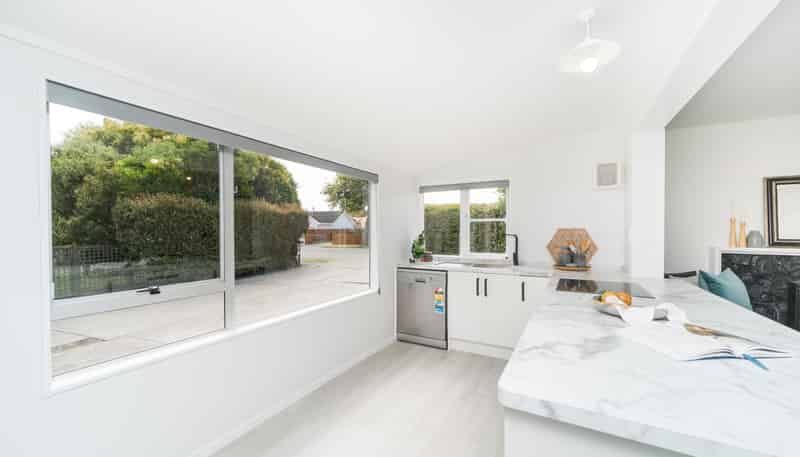 318 Botanical Road, West End